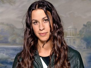 Alanis Morissette busca una colaboración con Shania Twain