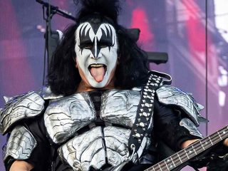 Gene Simmons se enferma durante un concierto de KISS en Brasil