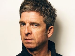 Escucha el emocionante nuevo sencillo de Noel Gallagher 'Council Skies'