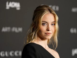 Sydney Sweeney es interrogada por agentes del FBI en el tráiler de 'Reality'