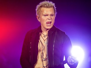 Billy Idol agrega nuevas fechas de su gira por norteamerica