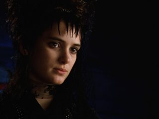 Winona Ryder vuelve a disfrazarse en las primeras fotos de 'Beetlejuice 2'