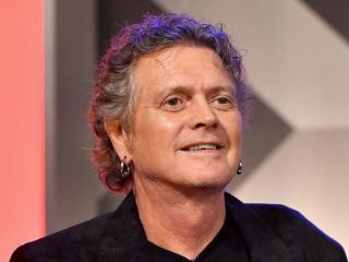 Rick Allen da una actualización de salud después de ser atacado en un hotel