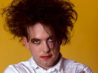 Robert Smith critica el día de la coronación del rey Carlos