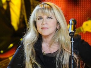 Stevie Nicks anuncia fechas adicionales de su gira de 2023