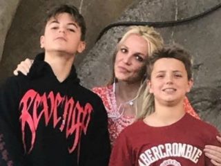 Britney Spears da su consentimiento para que sus hijos se muden a Hawái