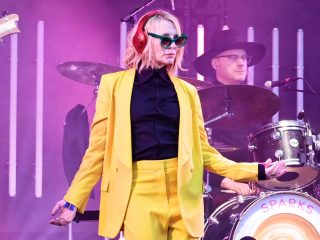 Cate Blanchett baila en el escenario de Glastonbury