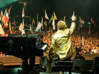 Elton John anuncia vinilo de edición limitada de 'Diamonds (Pyramid Edition)'