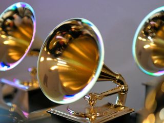 Los Grammy introducen una regla que prohíbe la música creada únicamente por IA