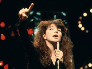 "Running Up That Hill" de Kate Bush alcanza los 1 mil millones de reproducciones