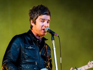 Noel Gallagher dice que no tiene otros intereses fuera de la música y el fútbol