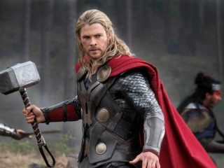 Chris Hemsworth piensa que Thor 4 fue "demasiado tonto"