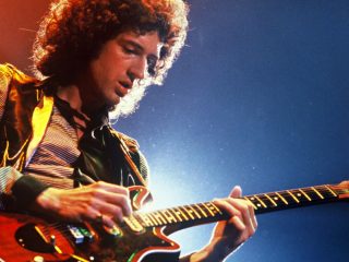 Esto es lo que escucha Sir Brian May mientras maneja