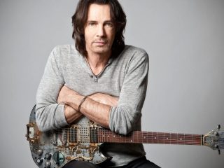 Rick Springfield revela su secreto para mantenerse en forma a los 73 años