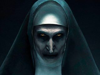 Actriz de 'The Nun' demanda a Warner Bros