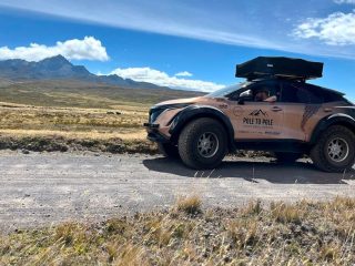 Expedición en Nissan Ariya cruza el Ecuador