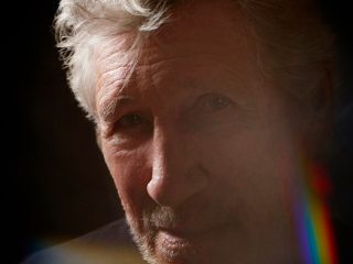 Roger Waters presenta la re-grabación de “Speak to Me / Breathe”