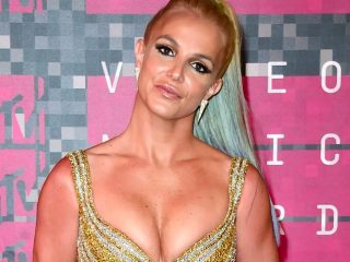 La policía vista a Britney Spears luego de un polémico video