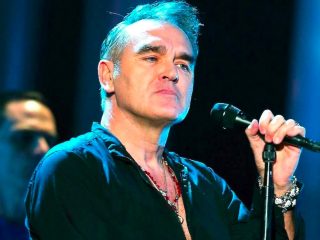 Mira una extraña y rara entrevista con Morrissey