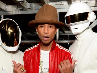 Daft Punk comparte imágenes de la primera vez que Pharrell Williams escuchó 'Get Lucky'