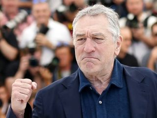 Robert De Niro critica a Apple por editar su discurso de los premios Gotham