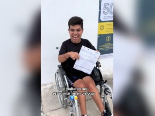 VIRAL: Multan a joven en silla de ruedas por estacionarse en un lugar para personas con discapacidad