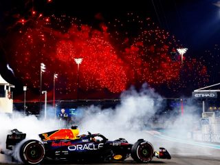 Verstappen gana el GP de Abu Dhabi, Mercedes vence a Ferrari