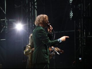 Pulp presenta nueva canción “Background Noise” en el Corona Capital